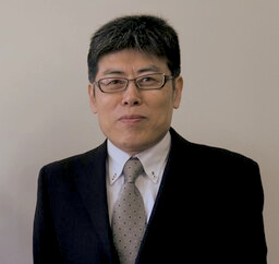 研究科長／学部長 近影